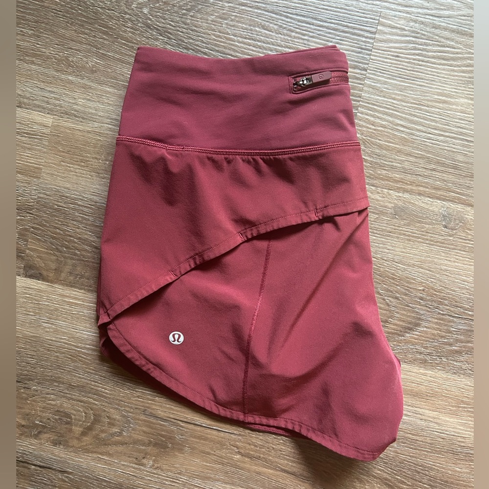 Lululemon Speed-Up Shorts 4” MR (mid-rise) Size 6